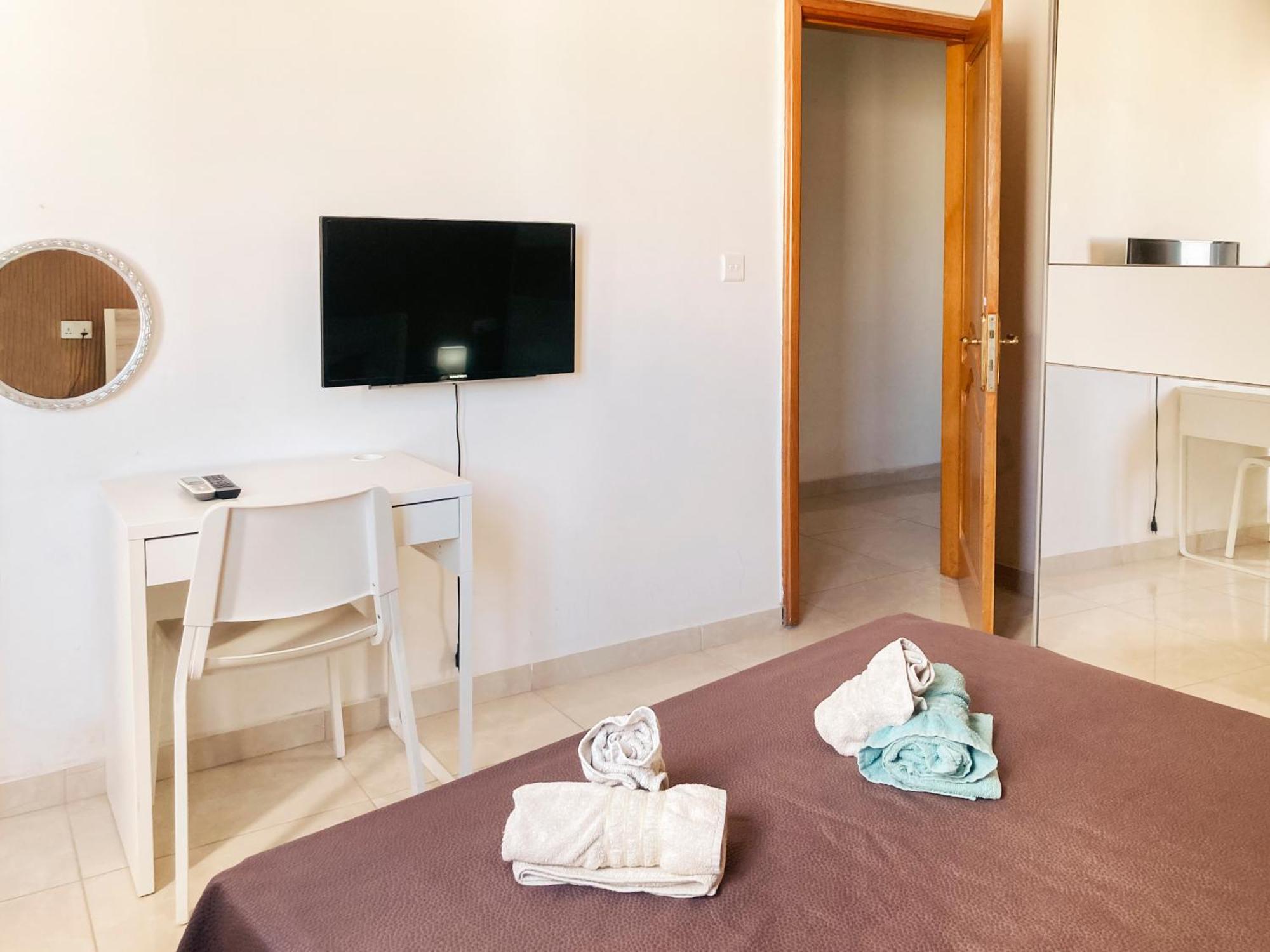Xl Central Home - Sleeps 10 People Pietà 외부 사진