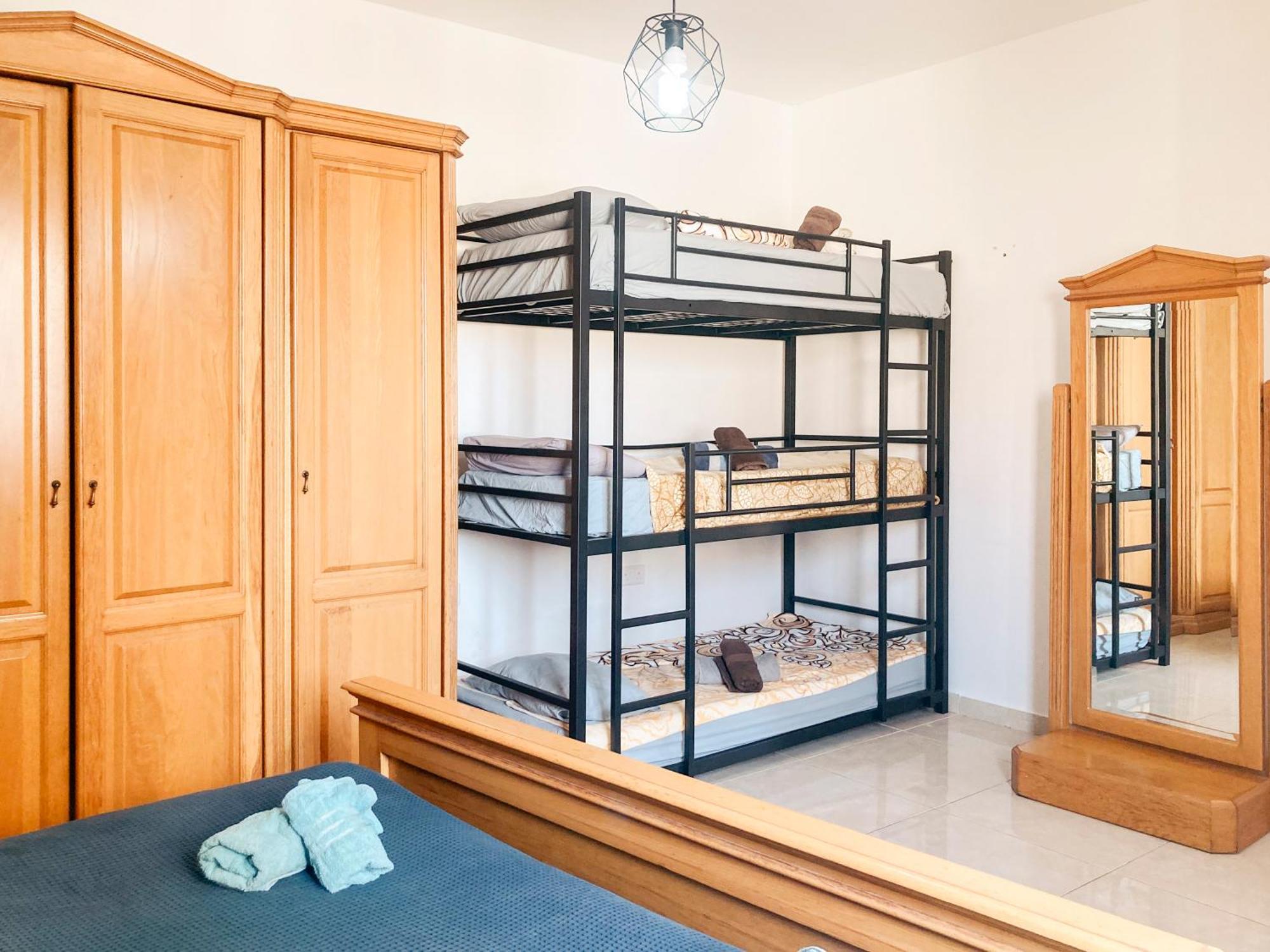 Xl Central Home - Sleeps 10 People Pietà 외부 사진