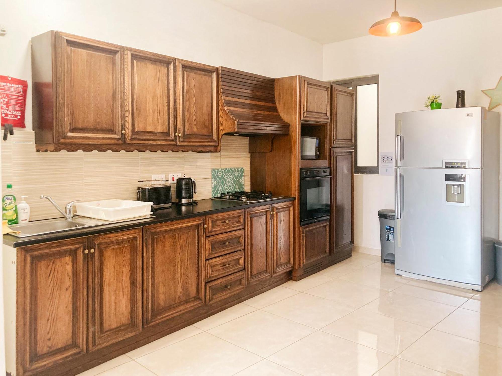 Xl Central Home - Sleeps 10 People Pietà 외부 사진