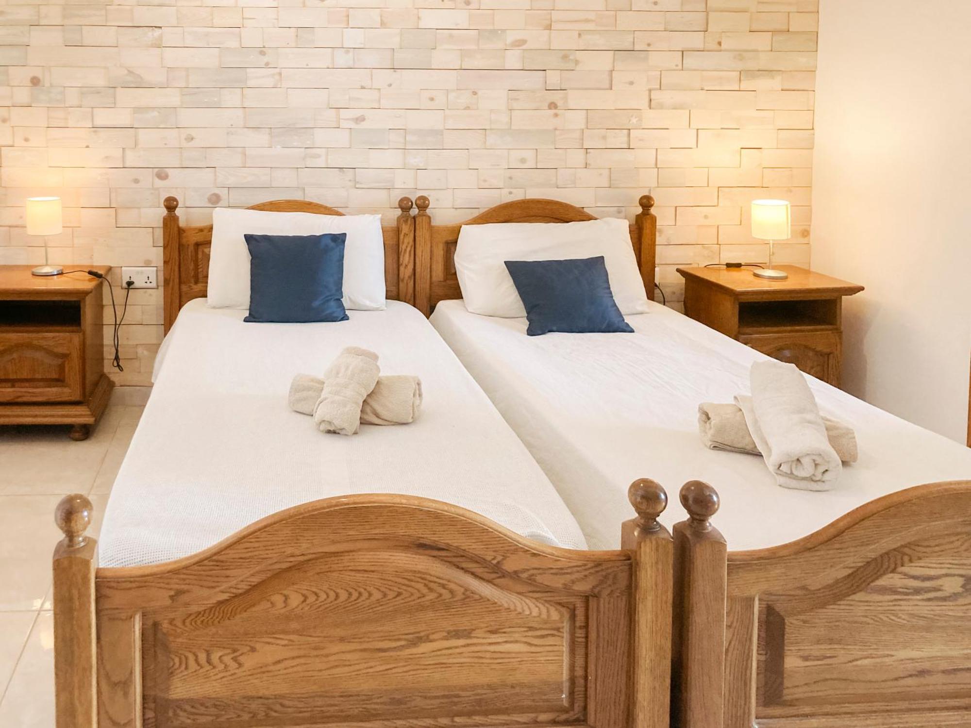 Xl Central Home - Sleeps 10 People Pietà 외부 사진