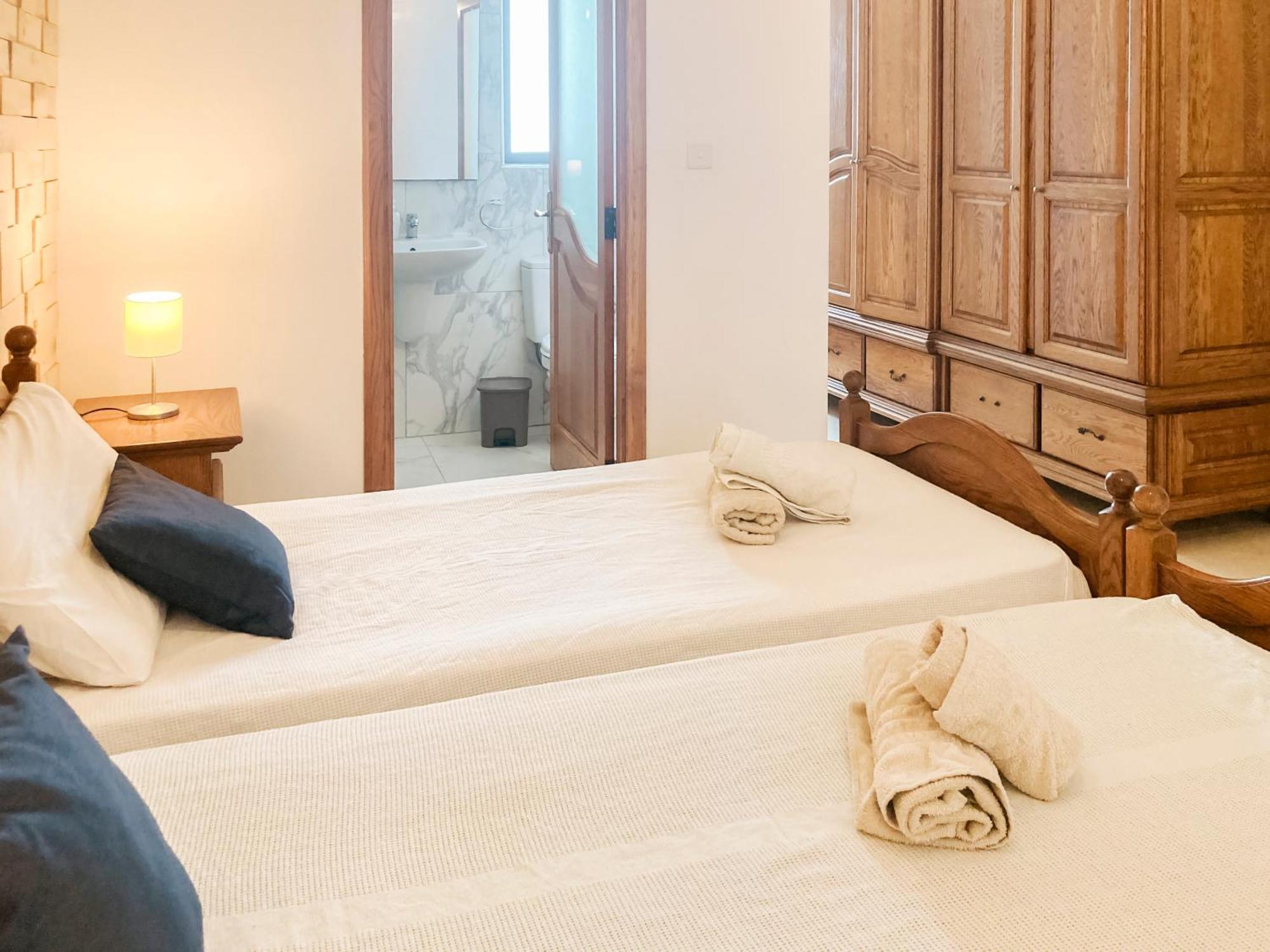Xl Central Home - Sleeps 10 People Pietà 외부 사진