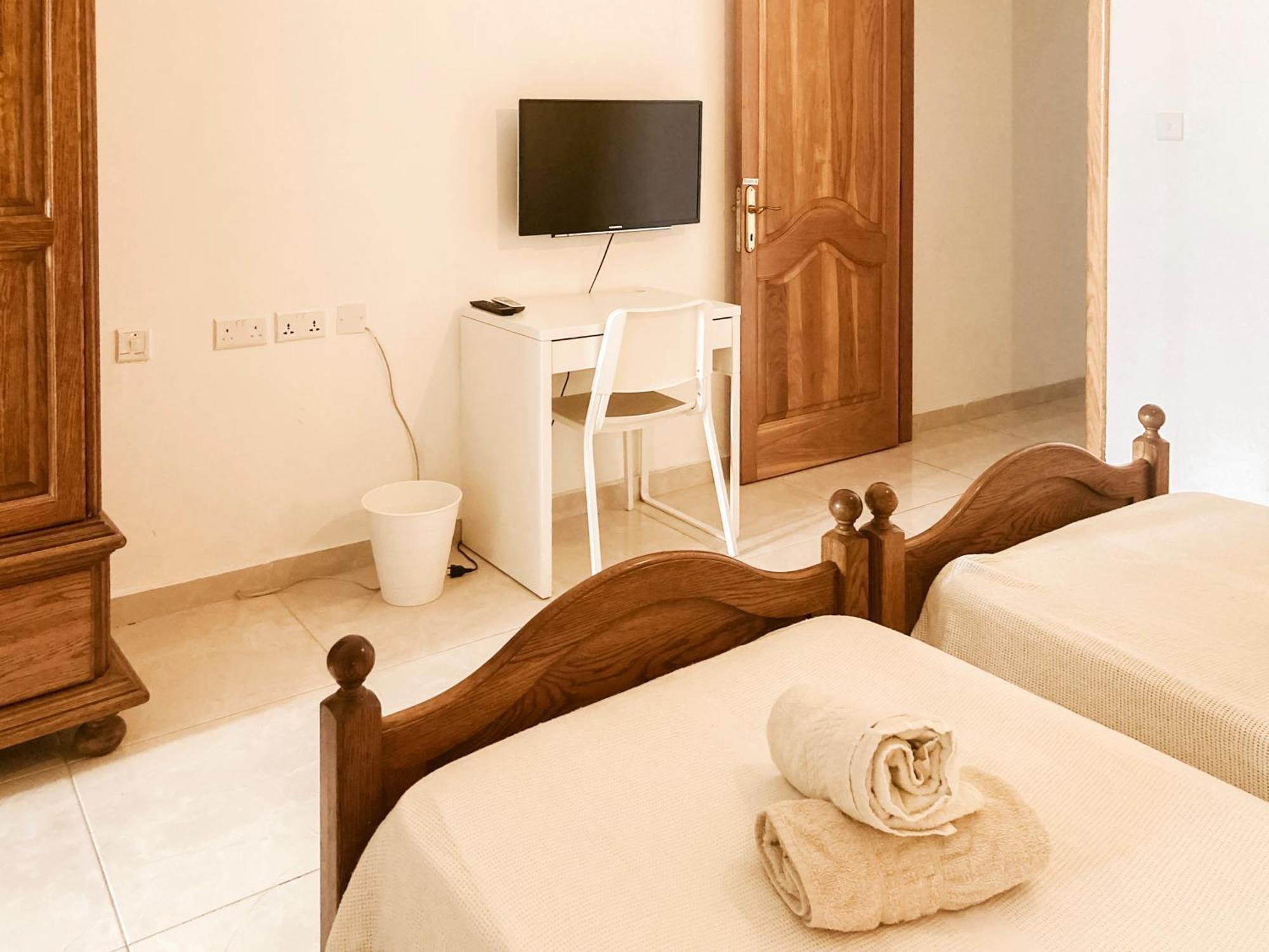 Xl Central Home - Sleeps 10 People Pietà 외부 사진