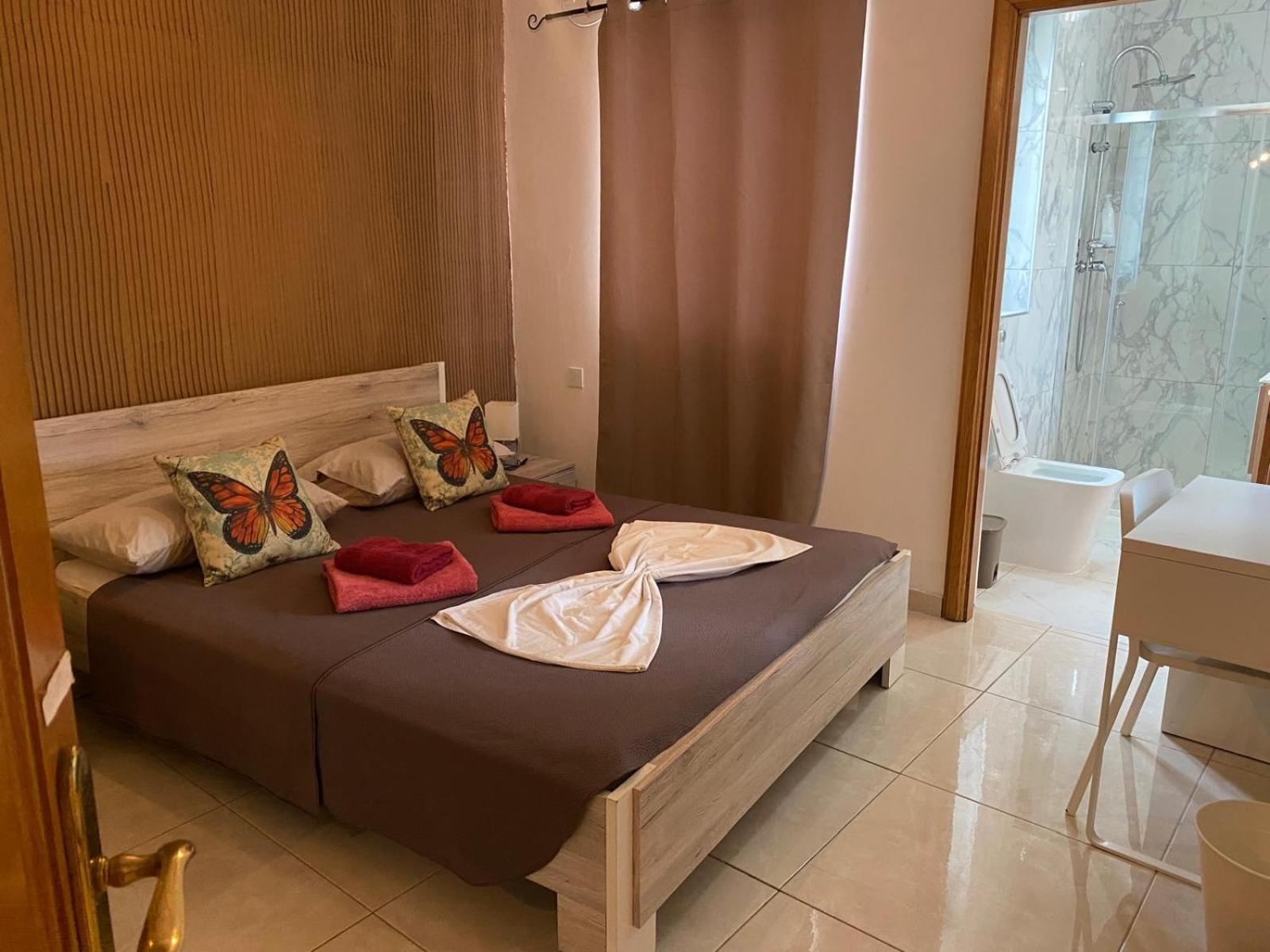 Xl Central Home - Sleeps 10 People Pietà 외부 사진