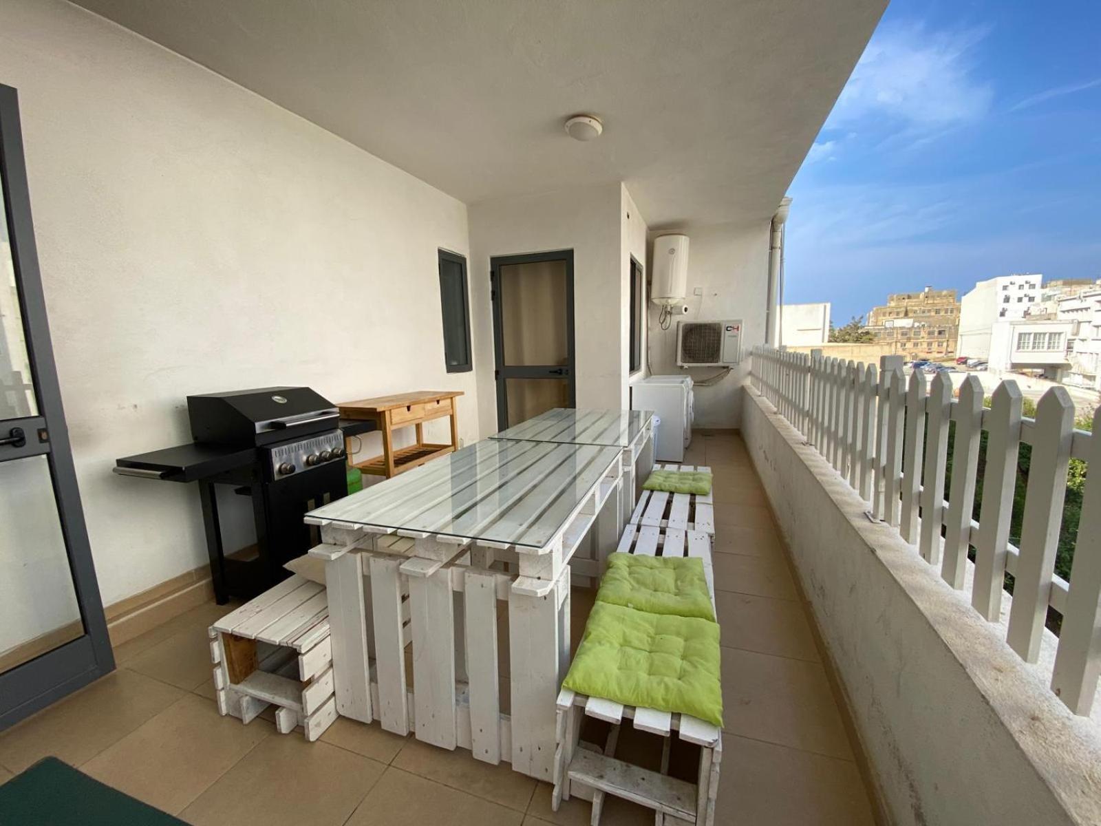 Xl Central Home - Sleeps 10 People Pietà 외부 사진